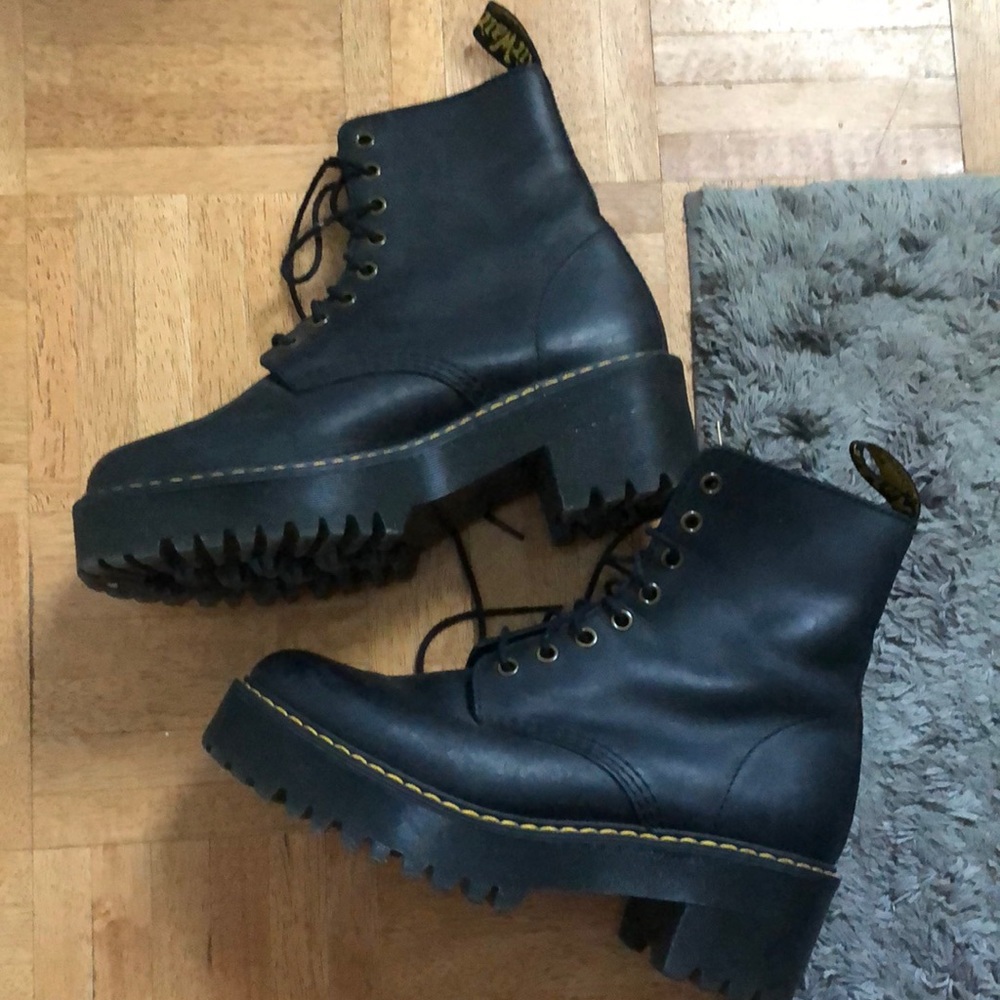 Dr Marten’s Shriver Hi Platform Boots 8